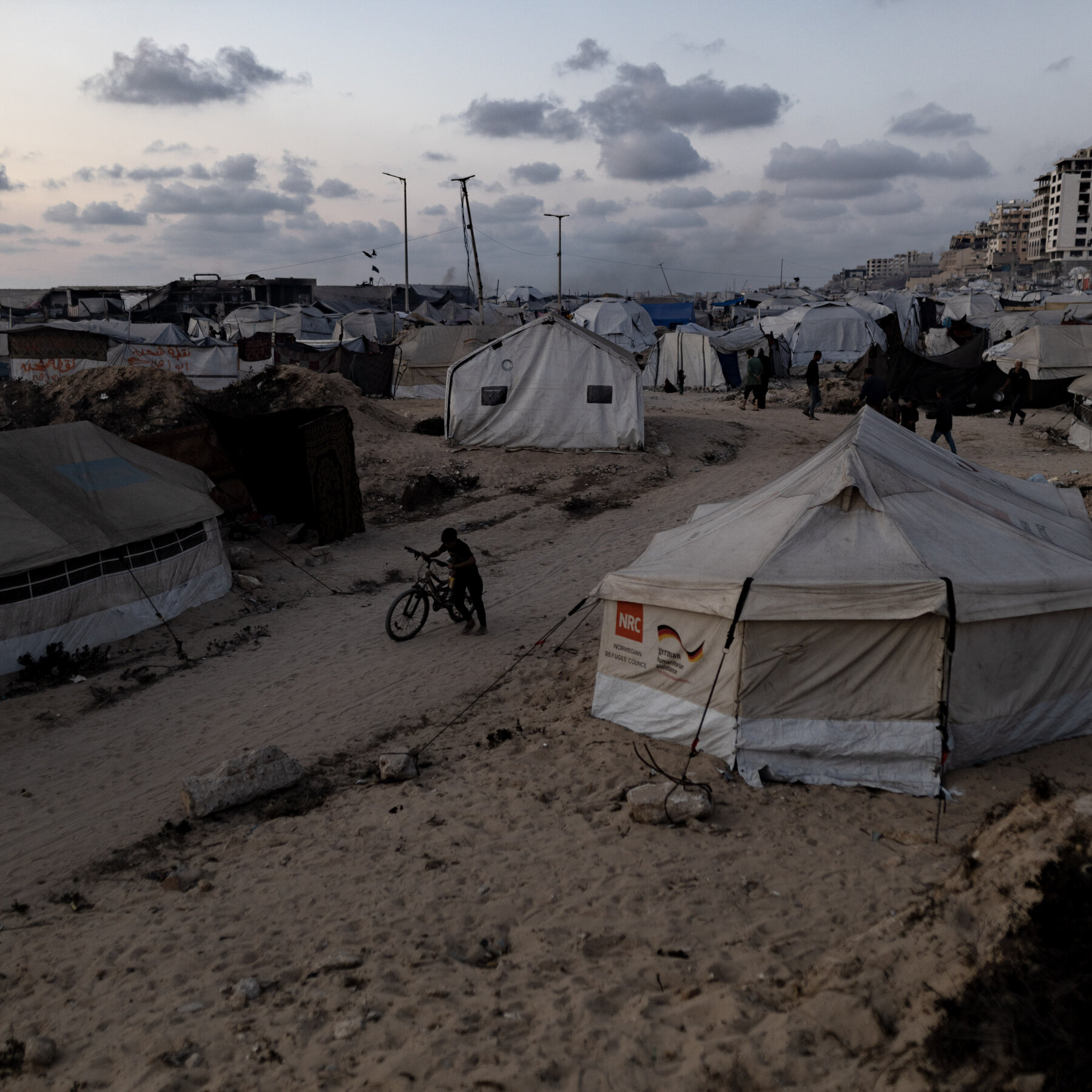 Hamas Demands Strong Guarantees Before Agreeing to Gaza Cease-Fire Proposal