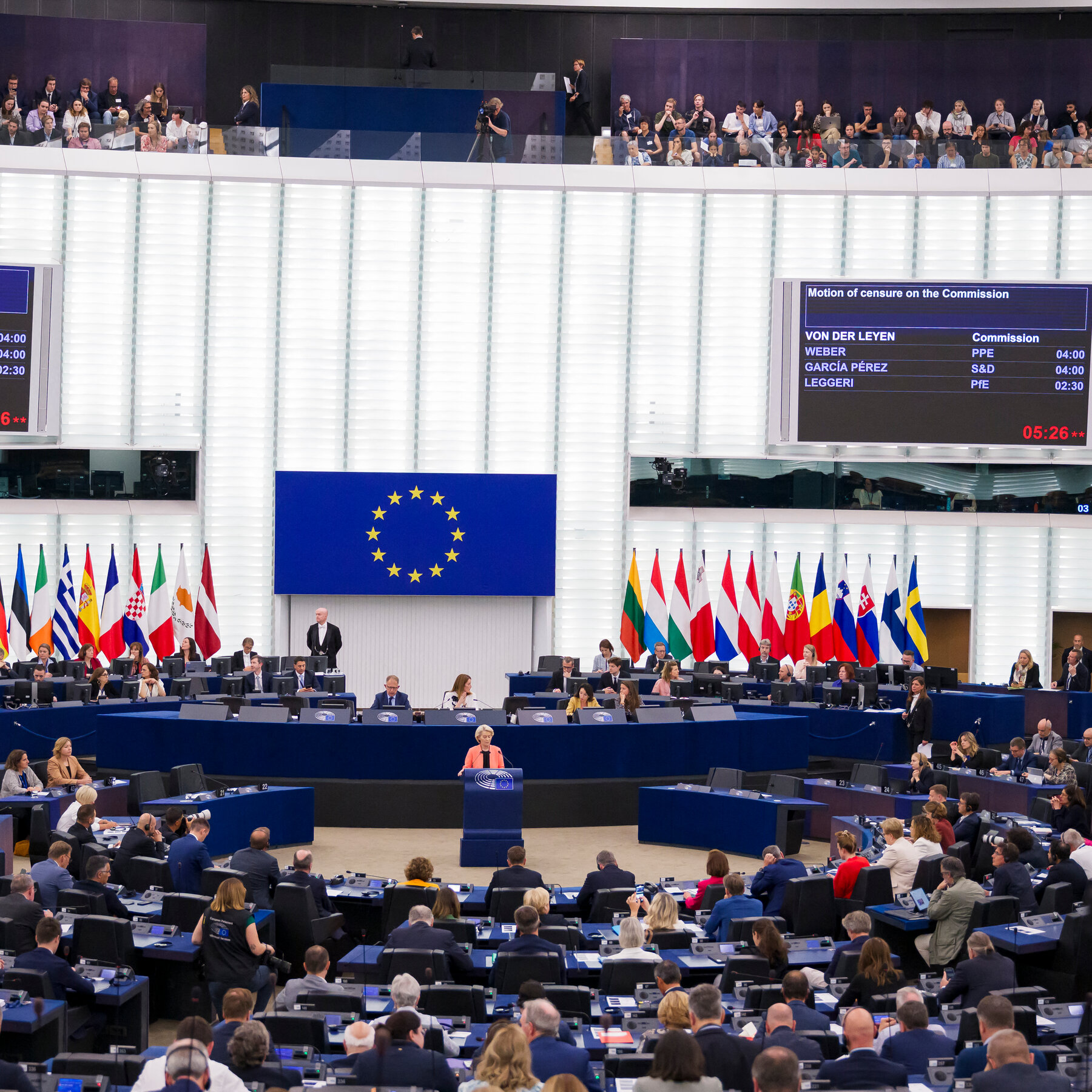 Ursula von der Leyen se defiende en el Parlamento Europeo ante acusaciones de falta de transparencia